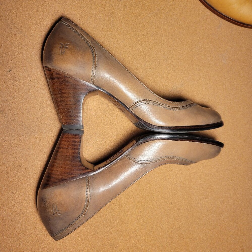 Frye Leather Gray Leather Heels Size 6